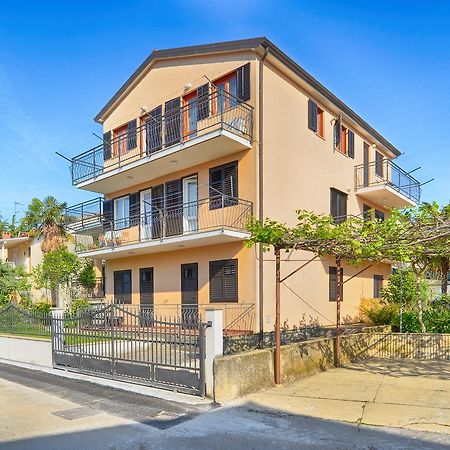 Apartment Ljiljana 1553 Novigrad  Bagian luar foto