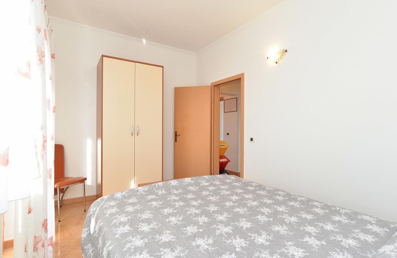 Apartment Ljiljana 1553 Novigrad  Bagian luar foto